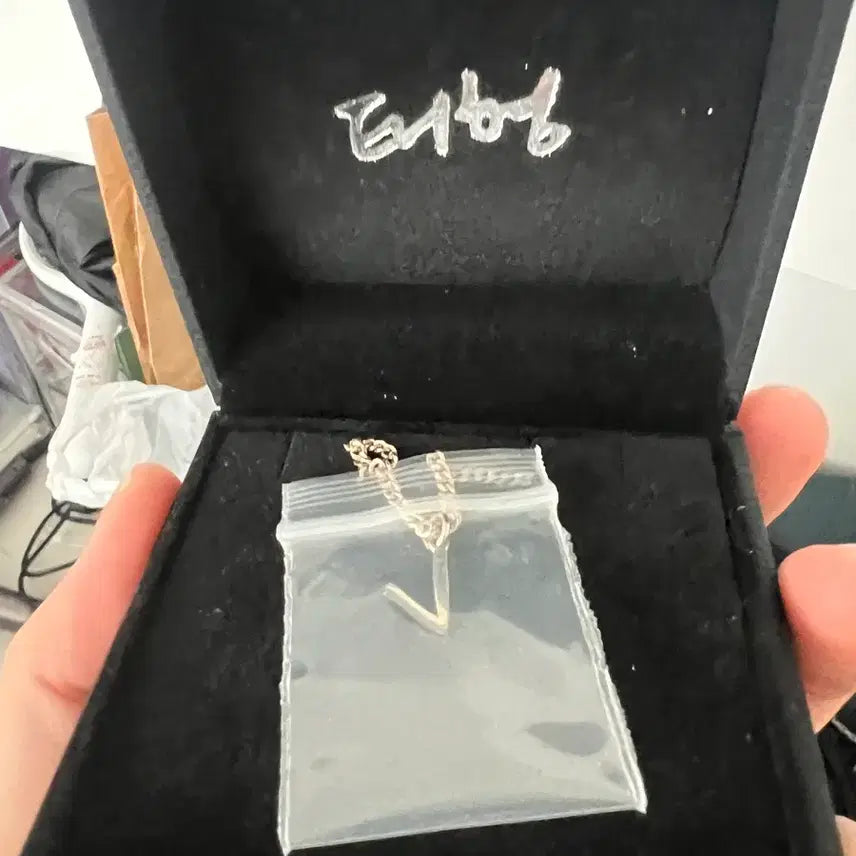 [BUNJANG] BTS V Layover Fan Event Bracelet / 뷔 레이오버 역조공 팔찌