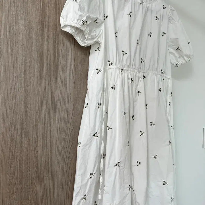 [BUNJANG] White Floral Embroidery Long Dress / 화이트 꽃무늬 자수 롱 원피스