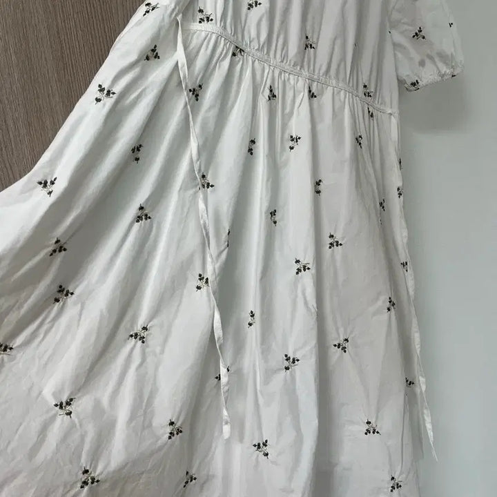 [BUNJANG] White Floral Embroidery Long Dress / 화이트 꽃무늬 자수 롱 원피스