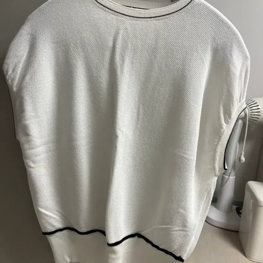 [BUNJANG] The Cashmere Sleeveless Knit Top (Size 85) / 더캐시미어 민소매 니트(85)