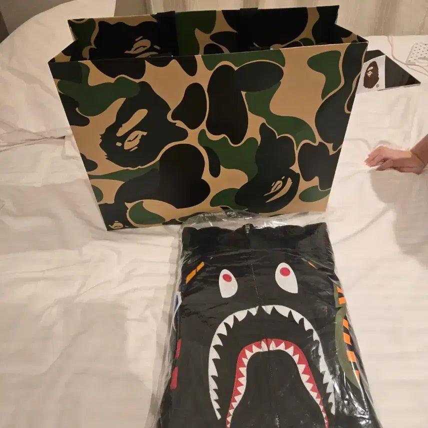 [BUNJANG] A Bathing Ape Shark Full Zip Hoodie Black / 베이프 샤크 풀 후드집업 블랙