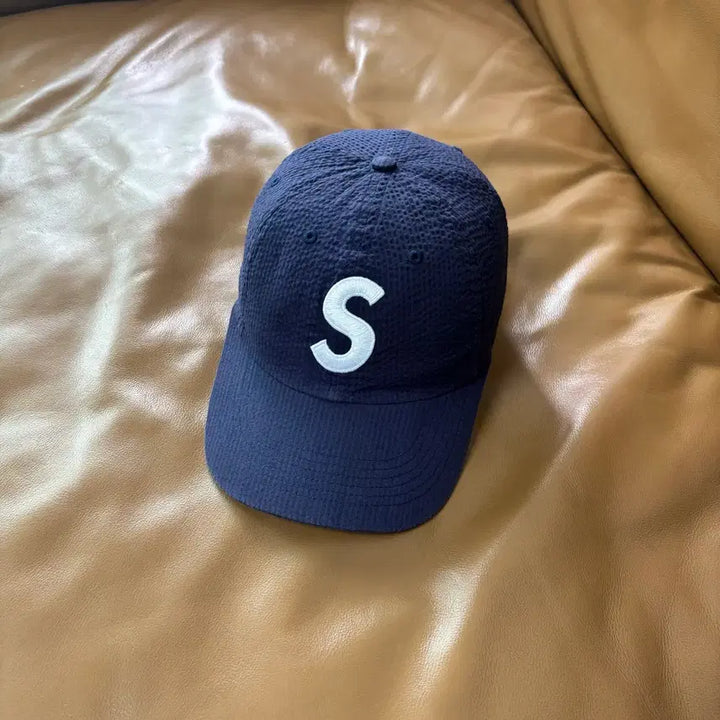 [BUNJANG] Supreme S Logo 6-Panel Seersucker Baseball Cap Navy SS24 / 슈프림 S로고 6패널 볼캡 모자 24ss 시어서커 네이비