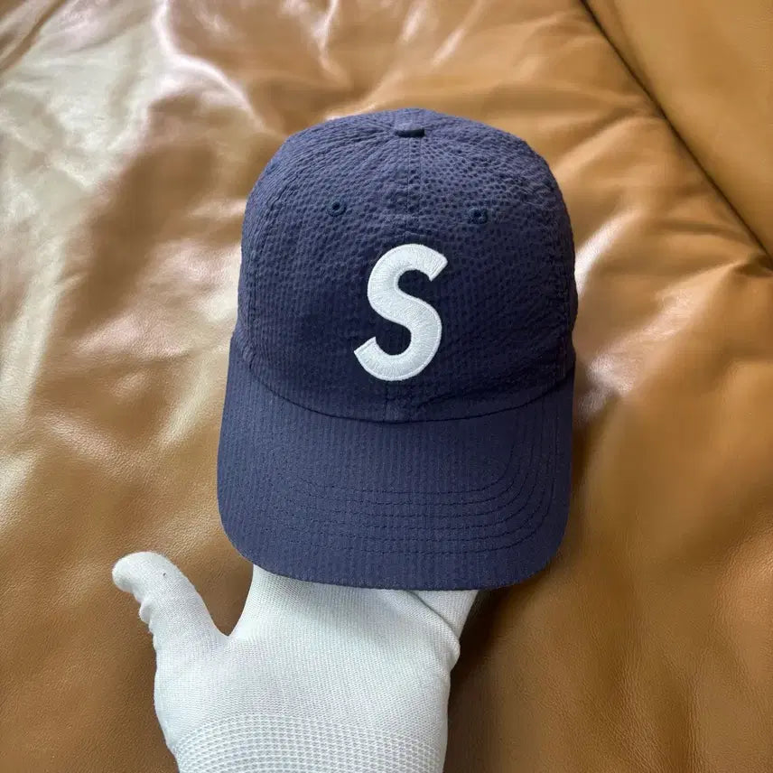 [BUNJANG] Supreme S Logo 6-Panel Seersucker Baseball Cap Navy SS24 / 슈프림 S로고 6패널 볼캡 모자 24ss 시어서커 네이비
