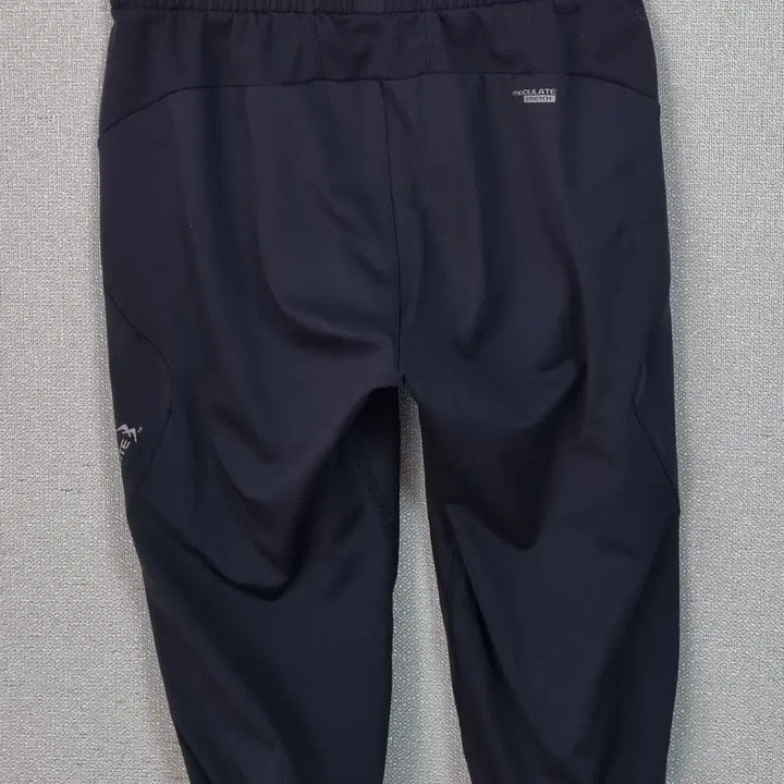 [BUNJANG] Le Coq Sportif Black Functional 7-Part Shorts / S (55) 르꼬끄 블랙 기능성 7부 반바지
