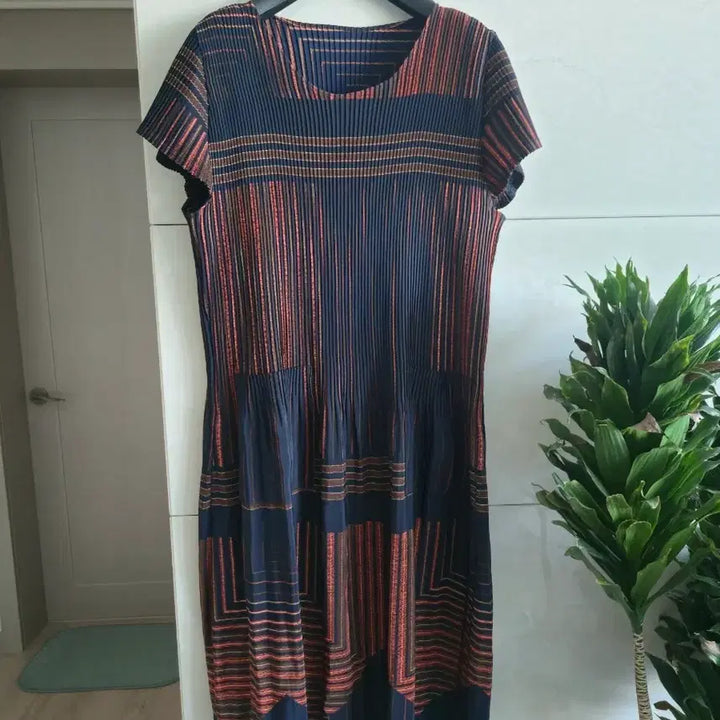 [BUNJANG] Pleated Pattern Short Sleeve Dress (Size 55-66) / (1~2회착용) 플리츠 주름 패턴 반팔 원피스 55~66반사이즈