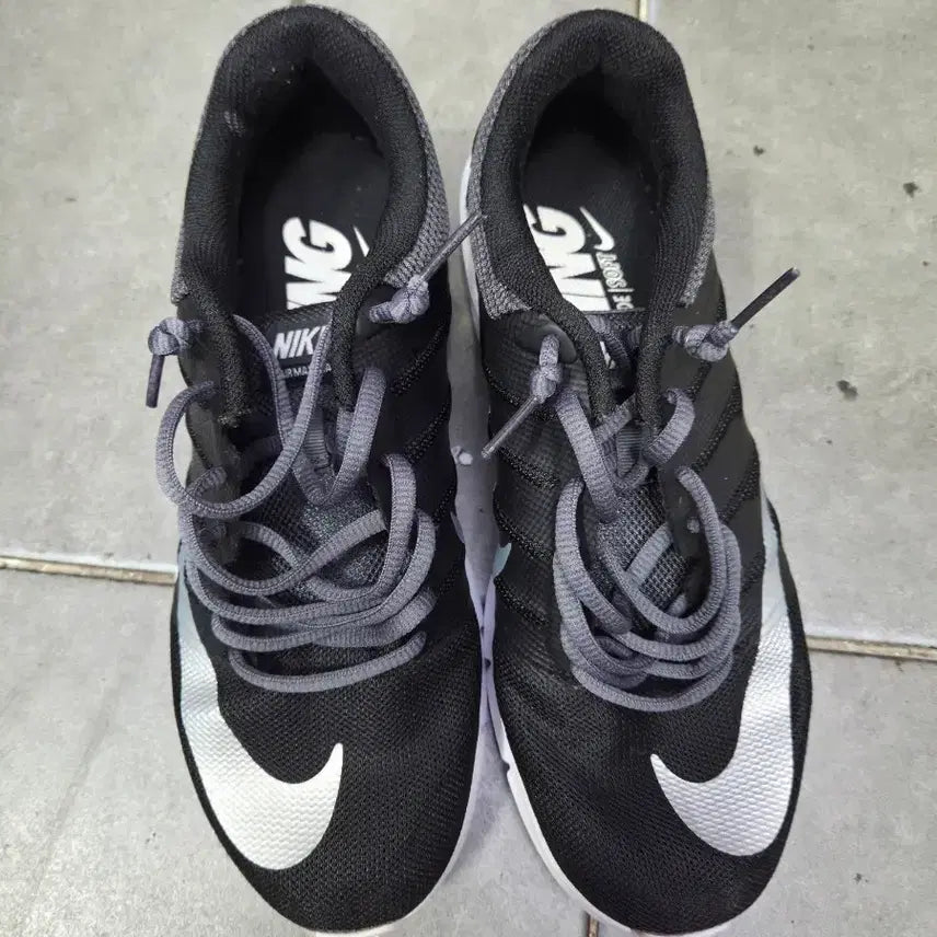 [BUNJANG] Nike Black Sneakers Size 250 / 나이키 블랙 운동화 스니커즈250