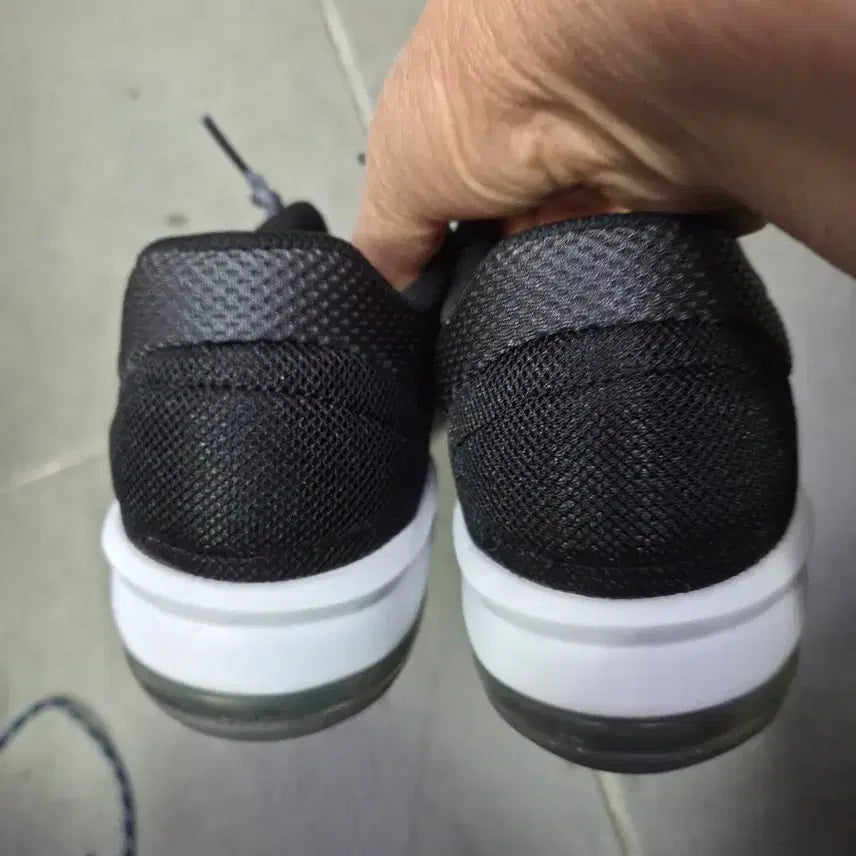 [BUNJANG] Nike Black Sneakers Size 250 / 나이키 블랙 운동화 스니커즈250