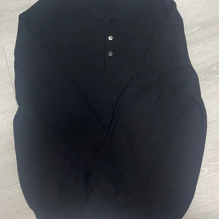 [BUNJANG] UNIONBLUE HARD TWIST HENLEY-NECK KNIT Black / 유니온블루 HARD TWIST HENLEY-NECK KNIT