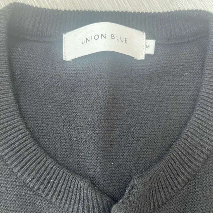 [BUNJANG] UNIONBLUE HARD TWIST HENLEY-NECK KNIT Black / 유니온블루 HARD TWIST HENLEY-NECK KNIT