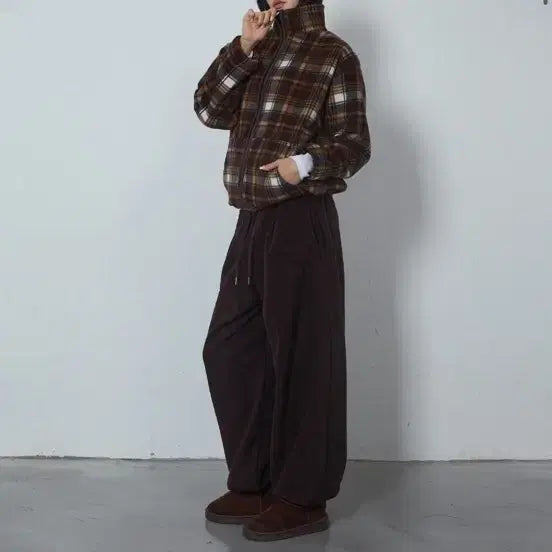 [BUNJANG] Chicks Fleece Side Pintuck Balloon Jogger Pants - Dark Brown / 칙스 플리스 사이드 핀턱 벌룬 조거 팬츠 다크브라운
