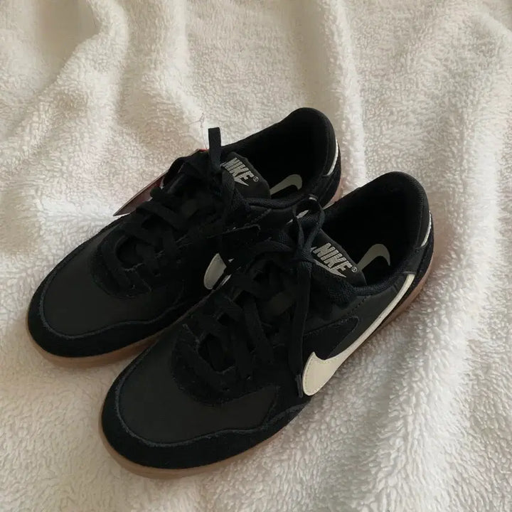 [BUNJANG] Nike Terra Manta Suede Black Sneakers / 나이키 NIKE 테라 만타 스웨이드 블랙 스니커즈 (새상품)