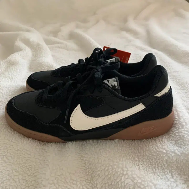 [BUNJANG] Nike Terra Manta Suede Black Sneakers / 나이키 NIKE 테라 만타 스웨이드 블랙 스니커즈 (새상품)