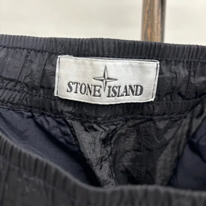 [BUNJANG] Stone Island Patch Nylon Shorts / [32]스톤아일랜드 와펜패치 나일론 반바지