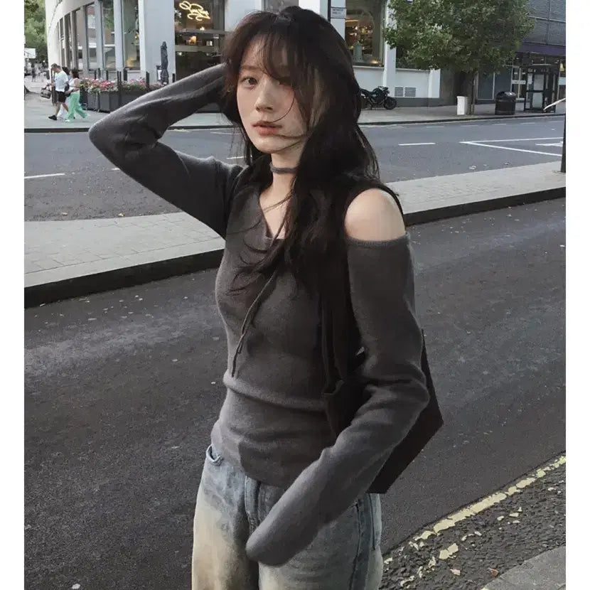 [BUNJANG] Off-Shoulder Halterneck Knit Black Free Size / 오프숄더 홀터넥 니트 블랙