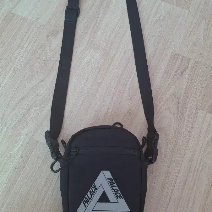 [BUNJANG] Palace Cordura Double Diamond Shot Bag Black 21FW / 팔라스 코듀라 더블 다이아몬스 샷백 블랙 - 21FW