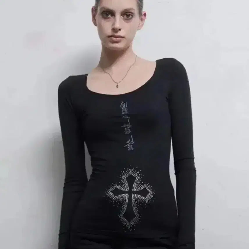 [BUNJANG] Hilda Cross Hotfix Sleeve / 힐다 크로스 핫픽스 슬리브