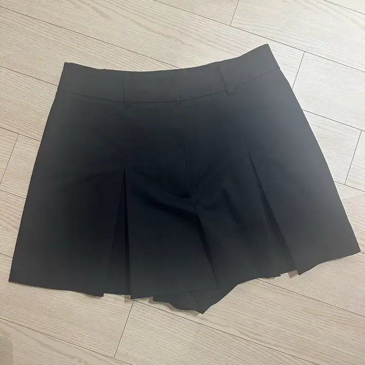 [BUNJANG] PVCS Pleated Pin-tuck Shorts Black Size S / pvcs 플리츠 핀덕 쇼츠 s