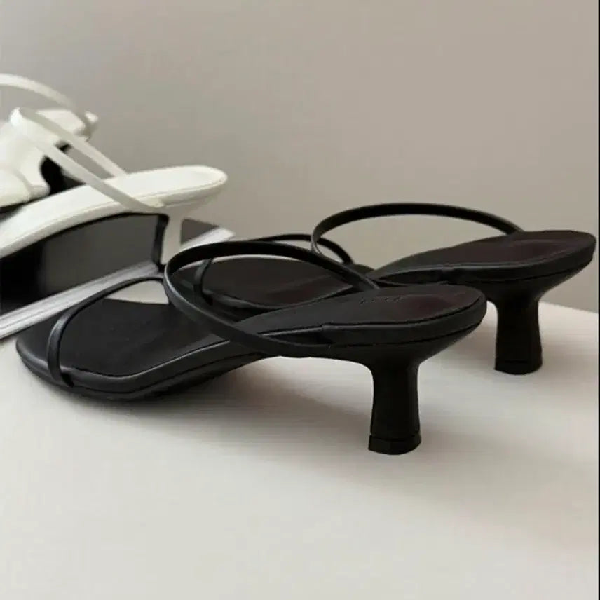 [BUNJANG] Daily Look Two Strap Mules Sandals (Black, 240mm) / 새상품) 데일리룩 투 스트랩 뮬 굽 5cm 원가 5만원대