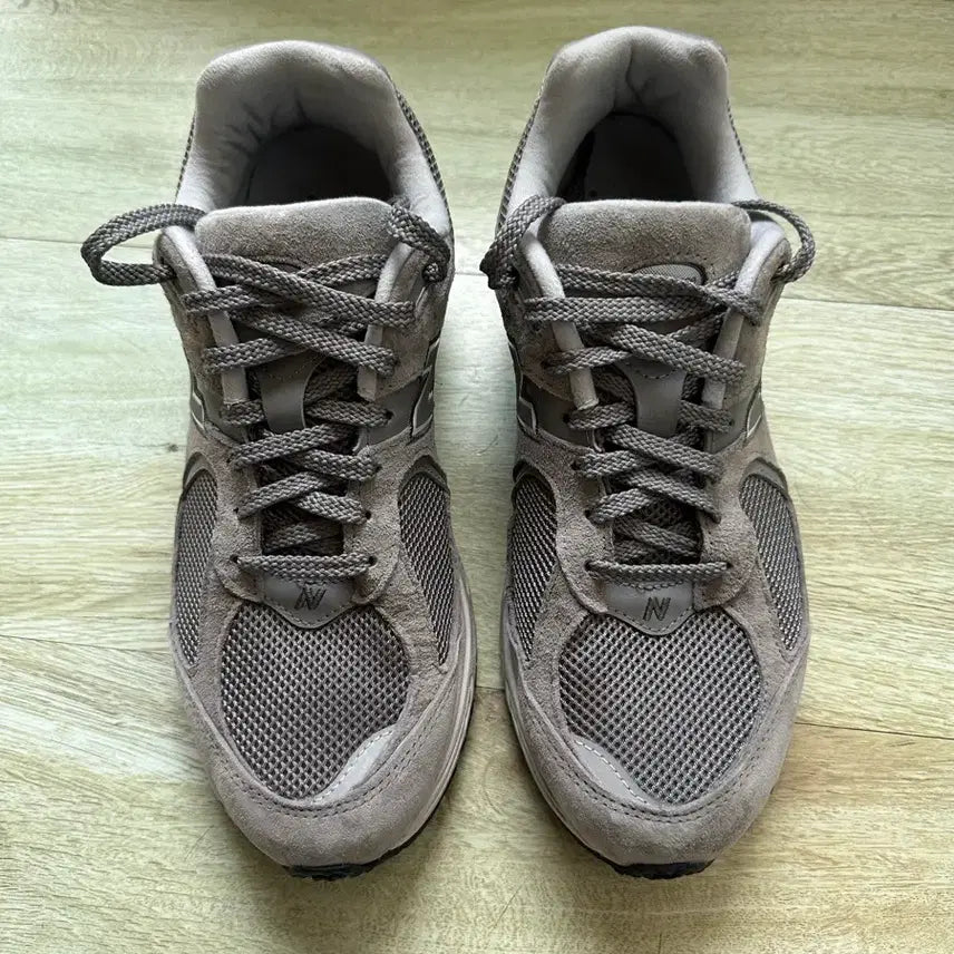[BUNJANG] New Balance 2002r Sneakers / 뉴발란스 2002r 280