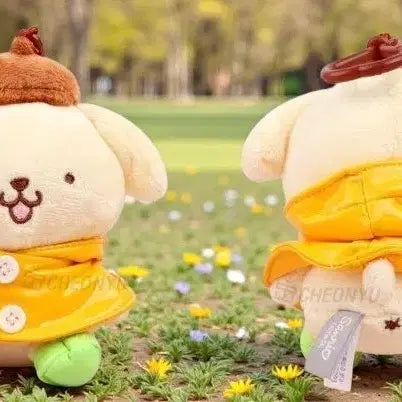 [BUNJANG] Sanrio Pompompurin Raincoat Doll Set / 산리오 폼폼푸린 우비 인형 세트