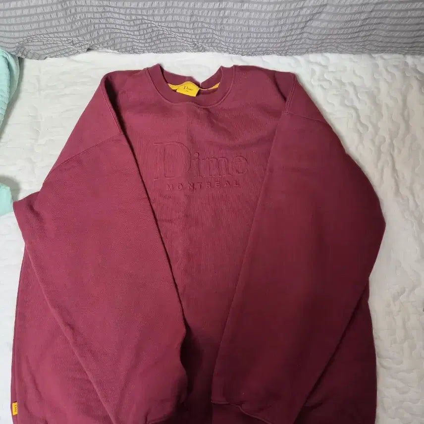[BUNJANG] Dime Embossed Sweatshirt Burgundy / 다임 Dime 엠보싱 맨투맨 버건디