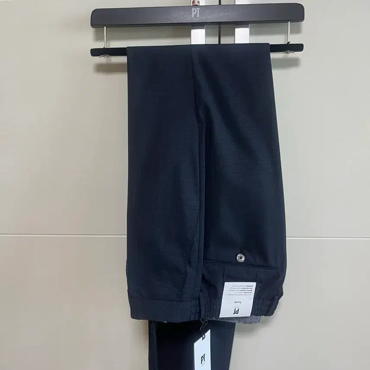[BUNJANG] PT Torino Travel Navy Slacks / PT 토리노 트래블 네이비 바지