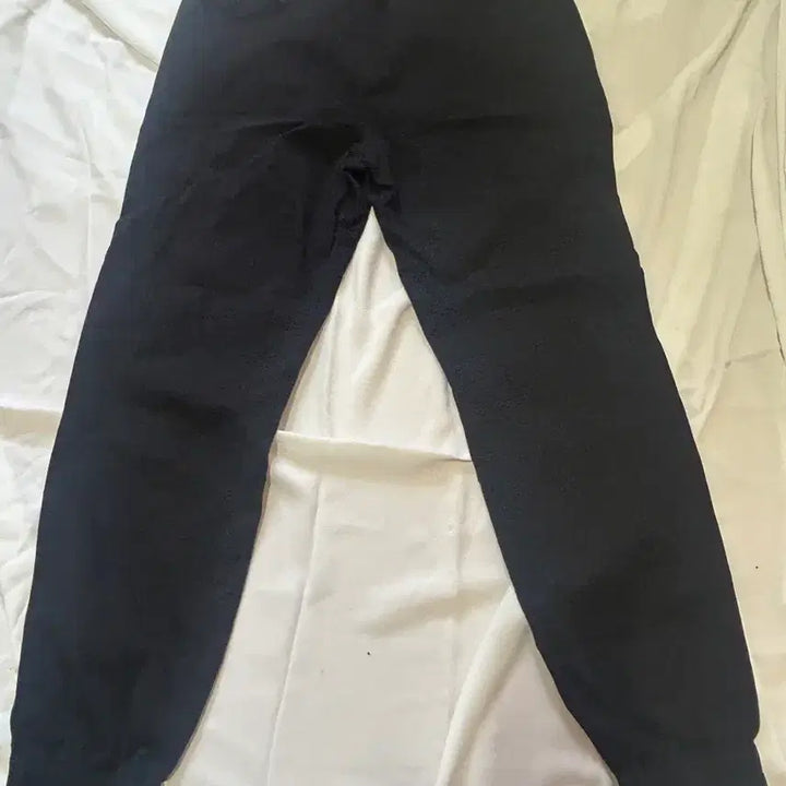 [BUNJANG] Black Training Jogger Pants - Size M / 검정색 트레이닝 조거 팬츠 M  .(148)