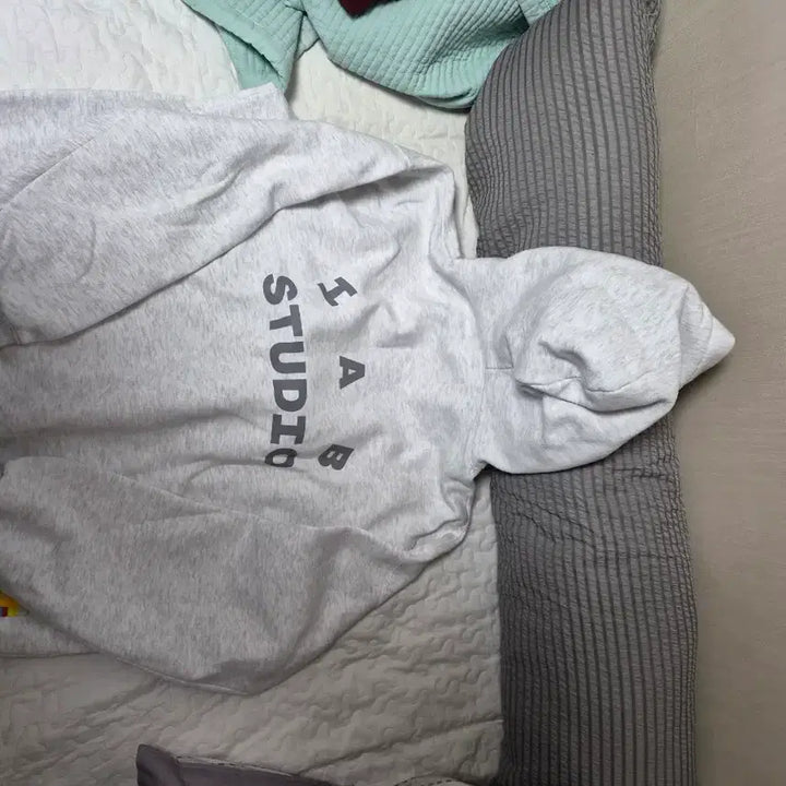 [BUNJANG] IAB STUDIO Grey Hoodie / IAB STUDIO 아이앱 스튜디오 후드티 회색