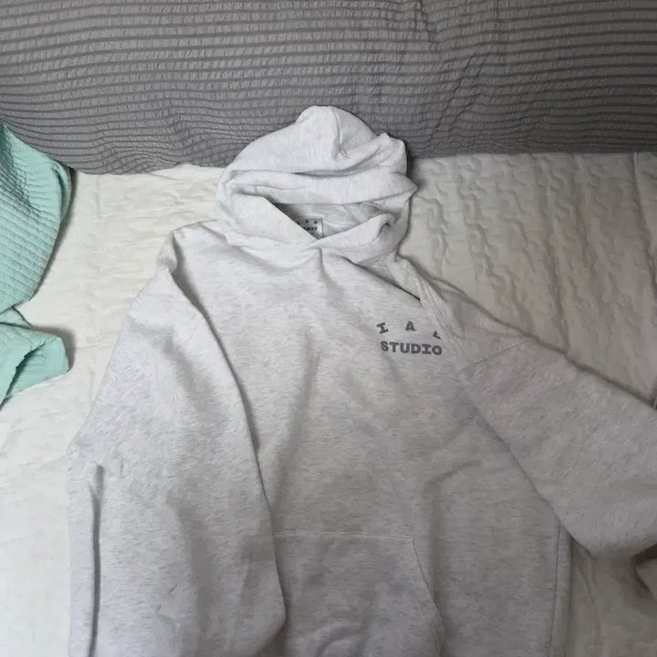 [BUNJANG] IAB STUDIO Grey Hoodie / IAB STUDIO 아이앱 스튜디오 후드티 회색
