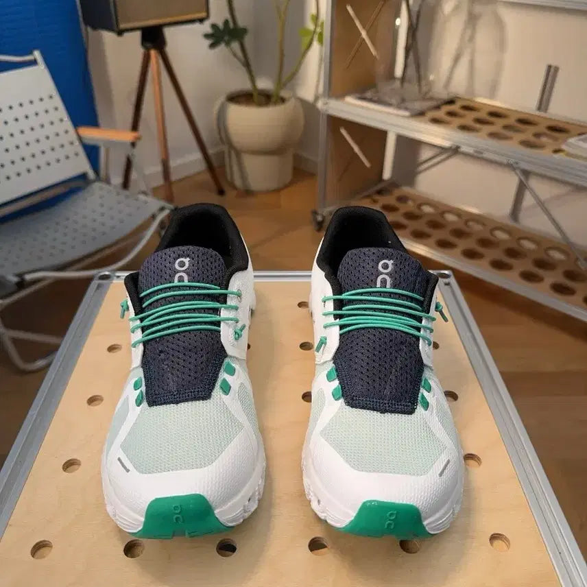 [BUNJANG] On Running Cloud 5 Lightweight Running Shoes Unisex Daily Shoes / 온러닝 클라우드 5 경량 러닝화 남녀공용 데일리 슈즈 정품