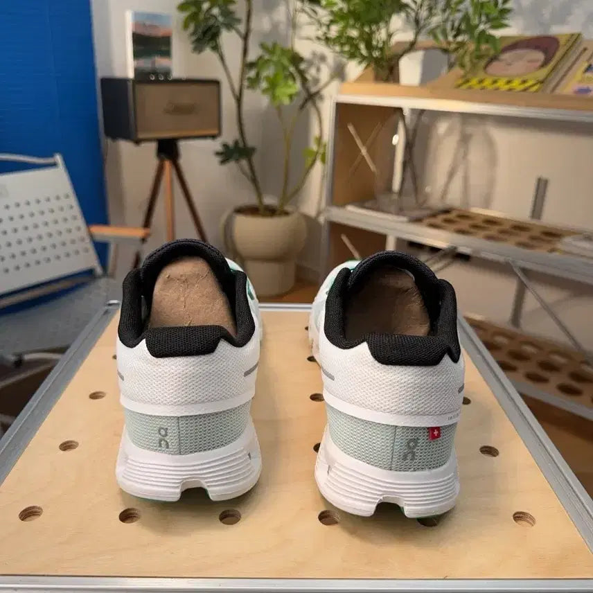 [BUNJANG] On Running Cloud 5 Lightweight Running Shoes Unisex Daily Shoes / 온러닝 클라우드 5 경량 러닝화 남녀공용 데일리 슈즈 정품