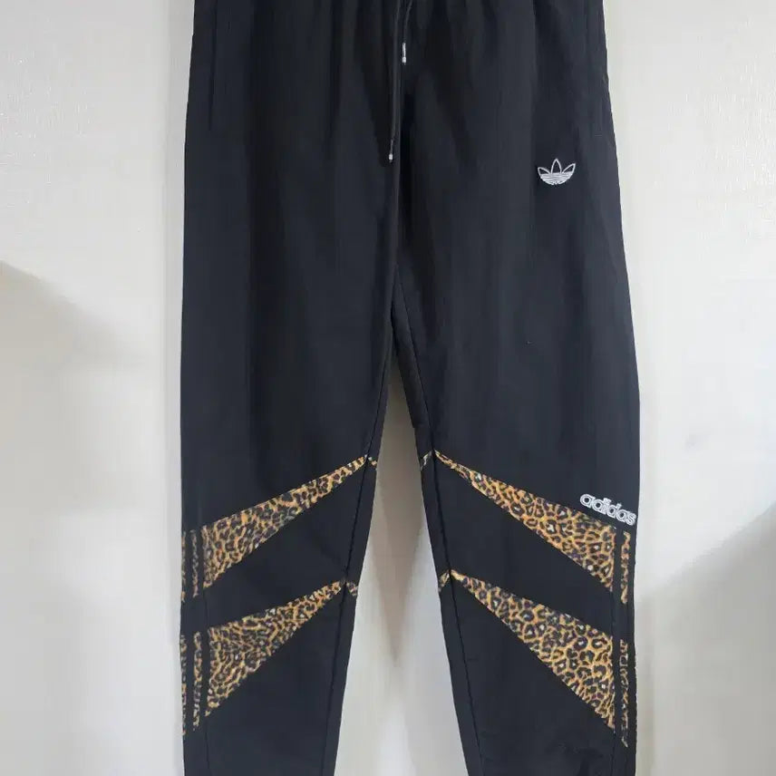 [BUNJANG] Adidas Leopard Track Pants Black L / 아디다스 레오파드 트랙 팬츠 블랙 L