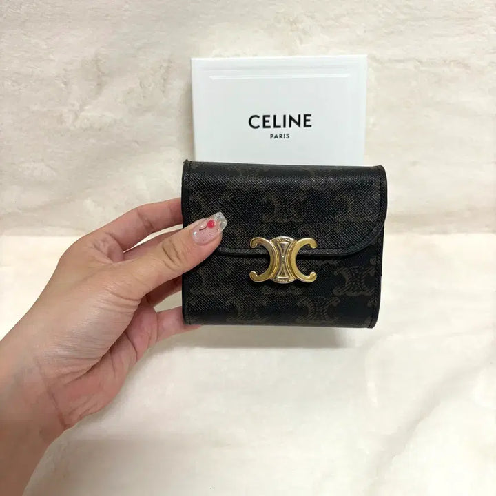 [BUNJANG] Celine Small Triofe Flap Wallet / [크림인기템] 셀린느 스몰 트리오페 플랩 지갑