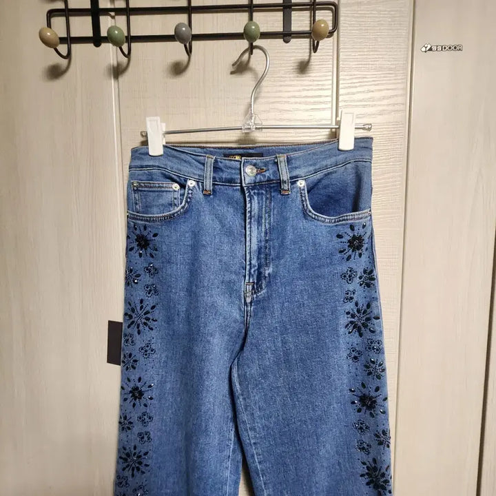 [BUNJANG] Maje Embroidered Patch Denim Jeans / maje 마쥬 자수 패치 데님 36