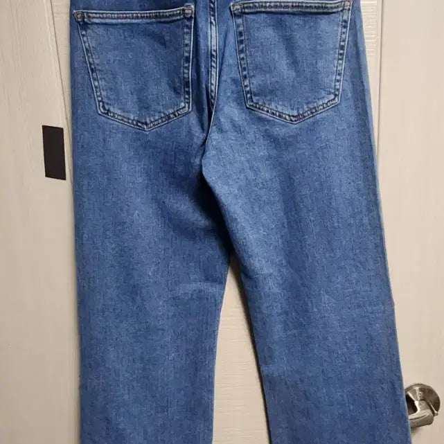 [BUNJANG] Maje Embroidered Patch Denim Jeans / maje 마쥬 자수 패치 데님 36