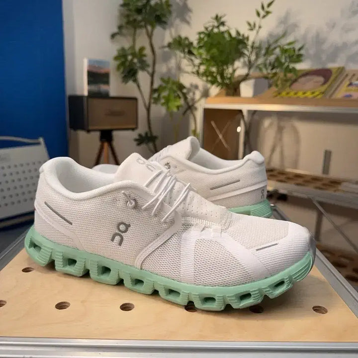 [BUNJANG] On Running Cloud 5 Lightweight Running Shoes Unisex / 온러닝 클라우드 5 경량 러닝화 남녀공용 데일리 슈즈 정품