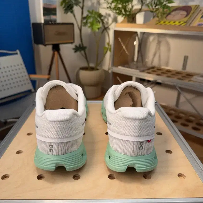 [BUNJANG] On Running Cloud 5 Lightweight Running Shoes Unisex / 온러닝 클라우드 5 경량 러닝화 남녀공용 데일리 슈즈 정품
