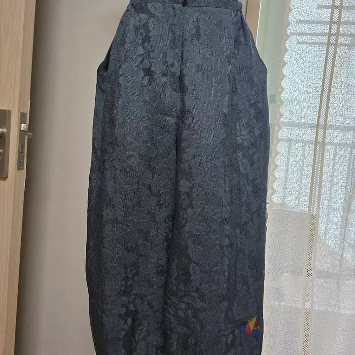 [BUNJANG] Natural Dyed Jacquard Pot-Fit Rayon Pants / 천연염색 자가드 항아리핏 인견바지