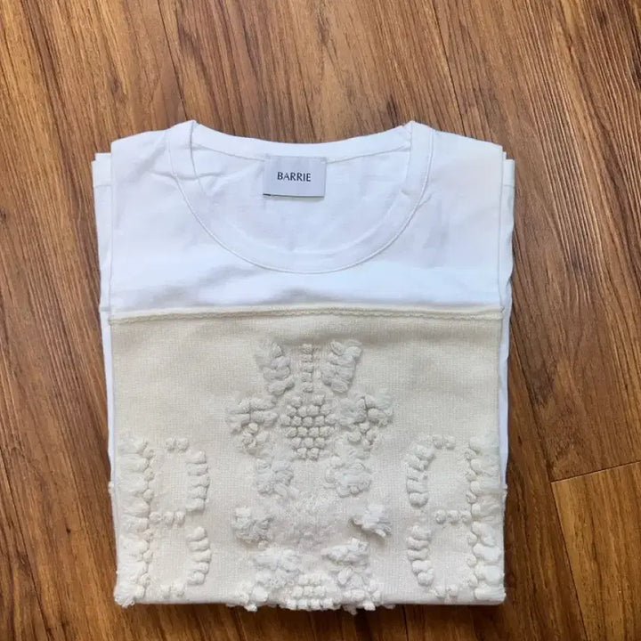 [BUNJANG] BARRIE White Short Sleeve Cashmere T-Shirt / BARRIE 배리 화이트 반팔 티셔츠 캐시미어