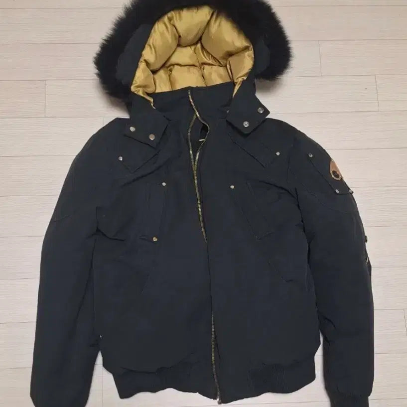 [BUNJANG] Moose Knuckles Ballistic Fur Trimmed Gold Detail Padded Jacket / 무스너클 발리스틱 금장 패딩 급처