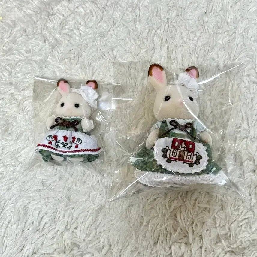 [BUNJANG] Sylvanian Families Chocolate Rabbit Family Keychain Set / 실바니안 초콜릿 토끼 자수 페어 초코숲 쇼콜라 세트 패밀리 키링 가족