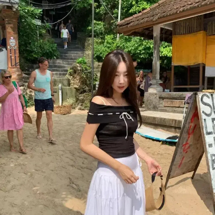 [BUNJANG] SIYE Tunnel Off-Shoulder Knit / 시예 터널 오프숄더 니트