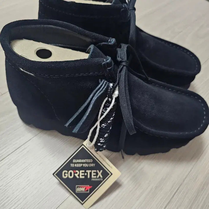 [BUNJANG] Clarks Gore-Tex Wallabee Black Suede Shoes / 클락스 고어텍스(GTX) 왈라비 블랙 스웨이드