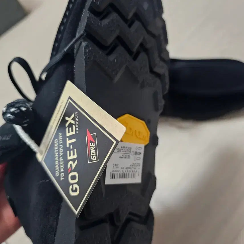 [BUNJANG] Clarks Gore-Tex Wallabee Black Suede Shoes / 클락스 고어텍스(GTX) 왈라비 블랙 스웨이드