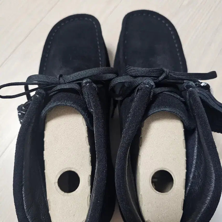 [BUNJANG] Clarks Gore-Tex Wallabee Black Suede Shoes / 클락스 고어텍스(GTX) 왈라비 블랙 스웨이드