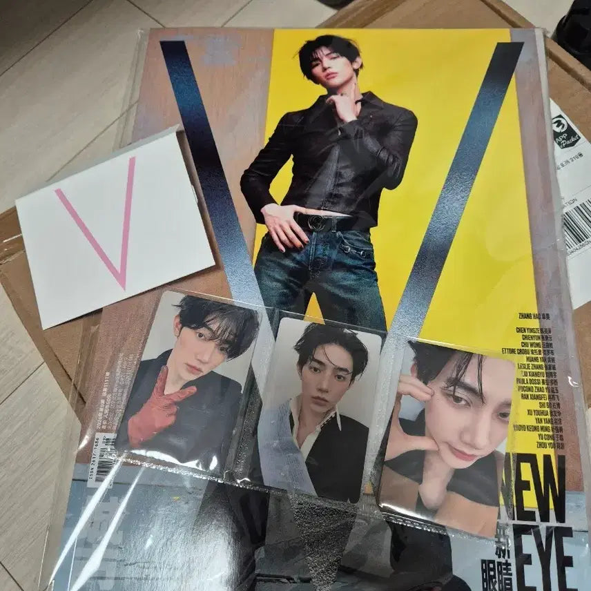 [BUNJANG] Zhang Hao V Magazine B Type Photocard Set / 장하오 v매거진 b형 (포카포함)