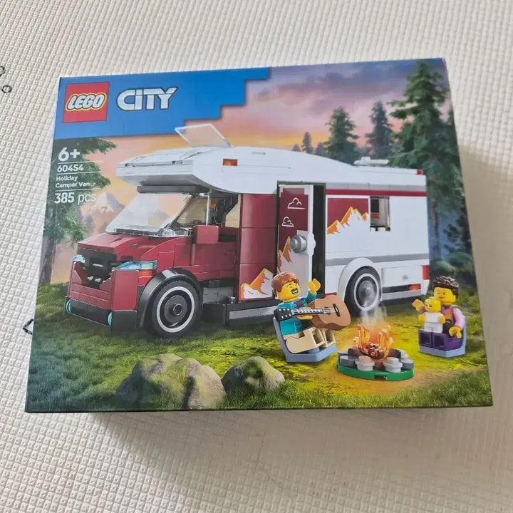 [BUNJANG] LEGO City Holiday Camper Van (New, Unsealed) / 레고 시티 홀리데이 캠퍼 밴 (미개봉새상품)