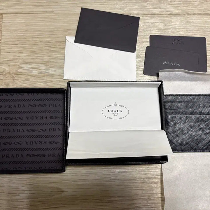 [BUNJANG] Prada Saffiano Milano Card Holder Navy / 프라다 사피아노 밀라노 카드지갑 팝니다