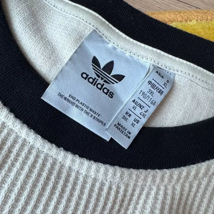 [BUNJANG] Adidas Adicolor Classic Waffle Crewneck White 3XL / 아디다스 아디컬러 클래식 와플 크루넥 원더 화이트 3xl