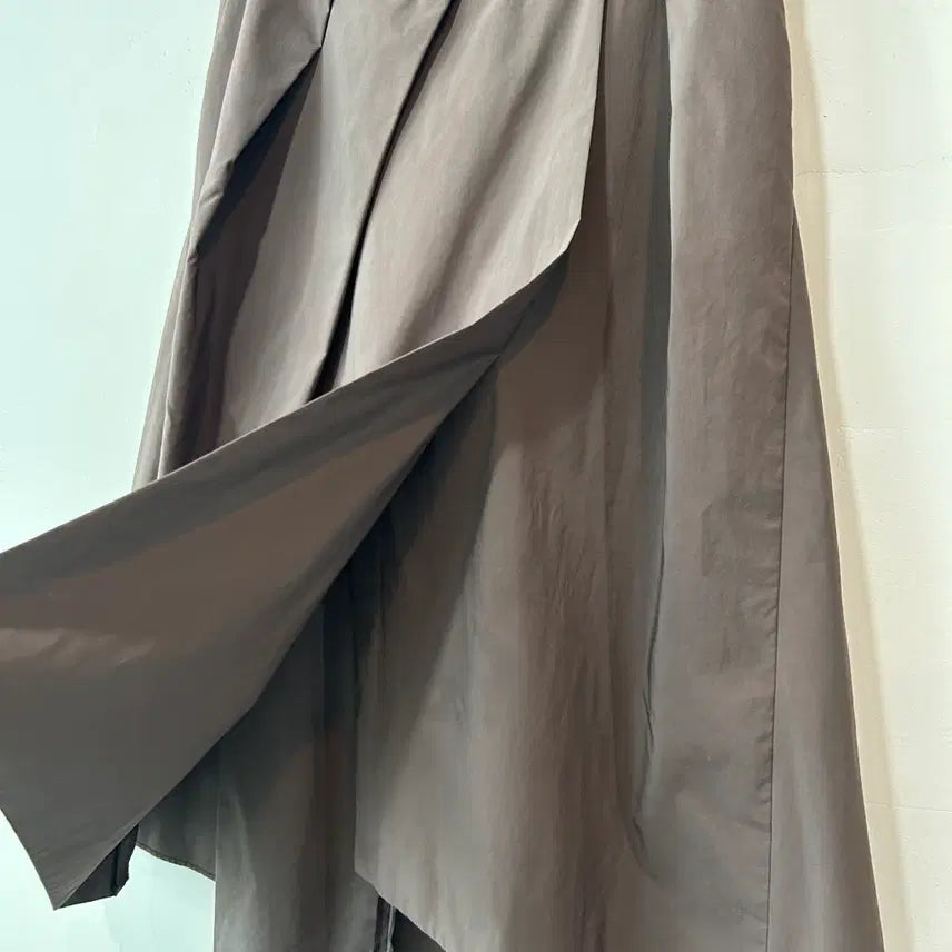 [BUNJANG] Brown Pintuck Unbalanced Flare Skirt / 브라운 핀턱 플레어 스커트